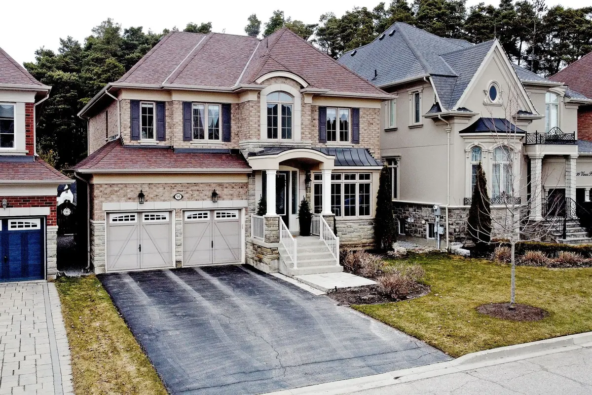 95 Vines PL, Aurora, ON L4G 0R7