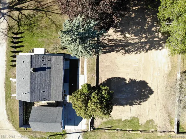 4915 Clarkston RD, Independence Charter Township, MI 48348