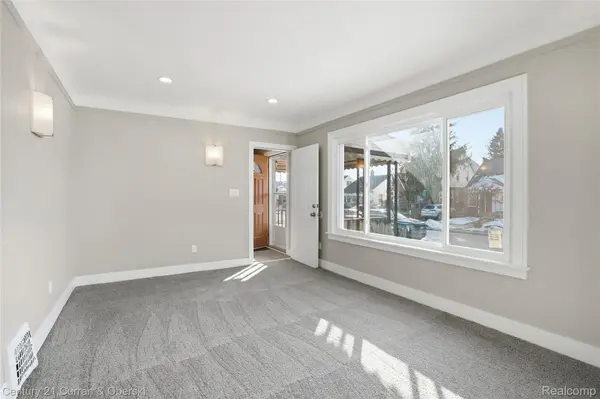 6640 Yinger AVE, Dearborn, MI 48126