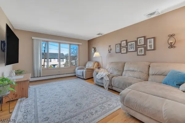 191 Pershing Rd, Clifton City, NJ 07013