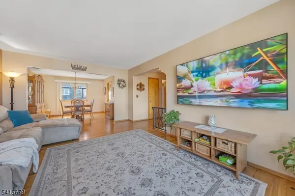 191 Pershing Rd, Clifton City, NJ 07013