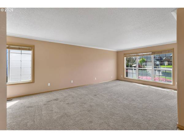 12405 COMINGER DR, Oregon City, OR 97045