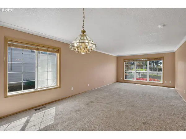 12405 COMINGER DR, Oregon City, OR 97045