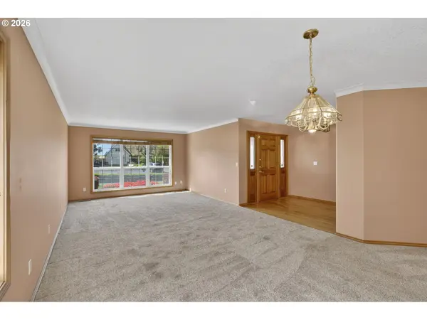 12405 COMINGER DR, Oregon City, OR 97045