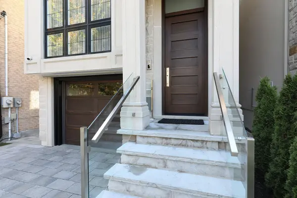 159 Roe AVE, Toronto C04, ON M5M 2J1