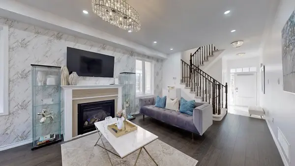 1574 Edgecroft DR, Pickering, ON L1V 2P8