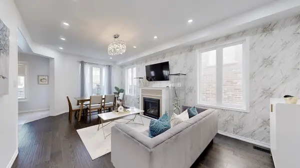 1574 Edgecroft DR, Pickering, ON L1V 2P8