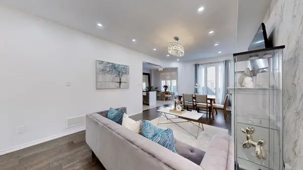 1574 Edgecroft DR, Pickering, ON L1V 2P8