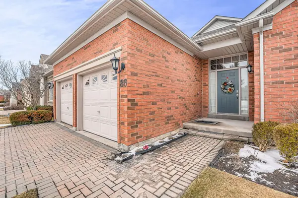 86 Legendary TRL, Whitchurch-stouffville, ON L4A 1N6