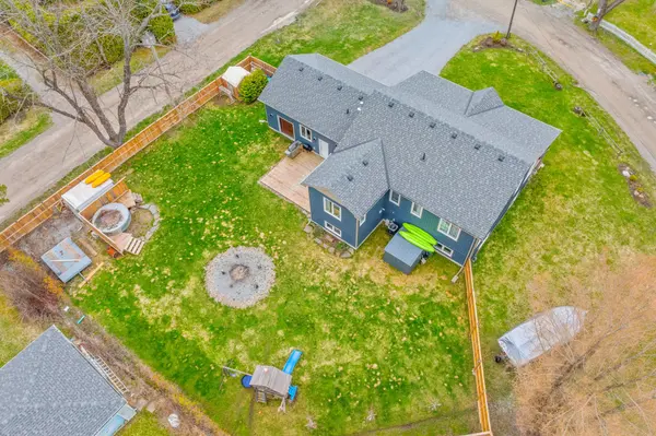 23 Dunkelman DR, Georgina, ON L4P 3C8