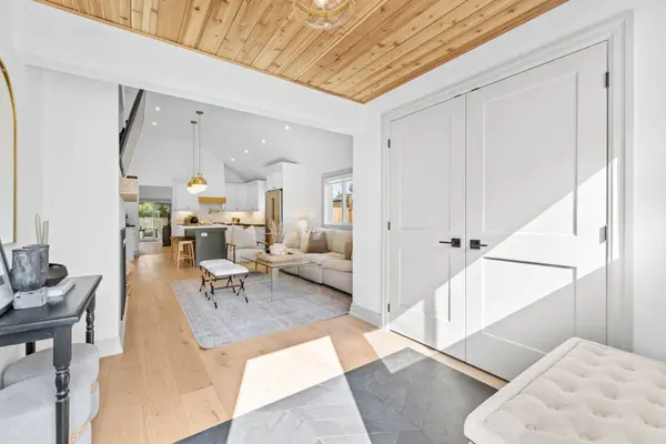 131 Maple AVE, Georgina, ON L0E 1R0