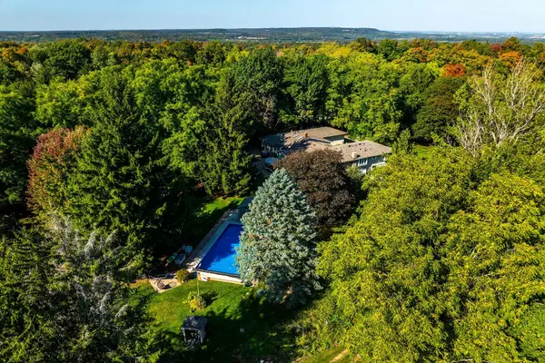 5590 Blind Line, Burlington, ON L7P 0B2