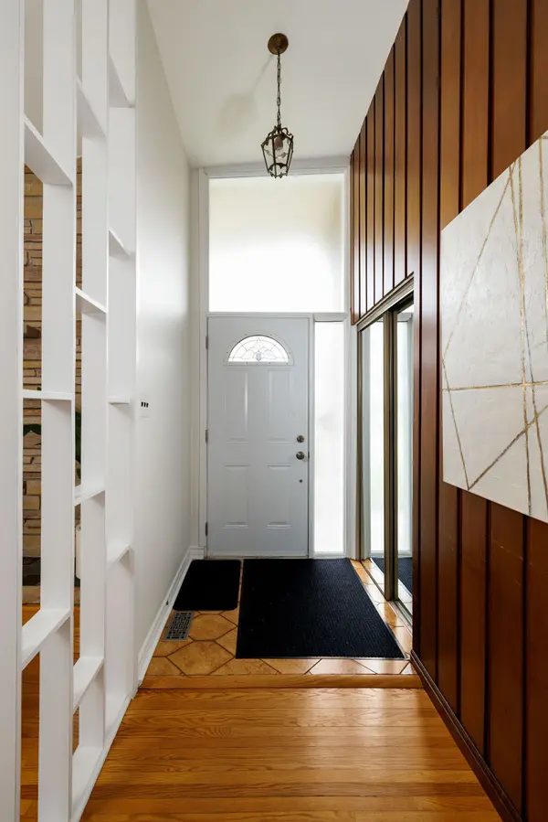 1106 Falgarwood DR, Oakville, ON L6H 1N9