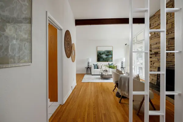 1106 Falgarwood DR, Oakville, ON L6H 1N9