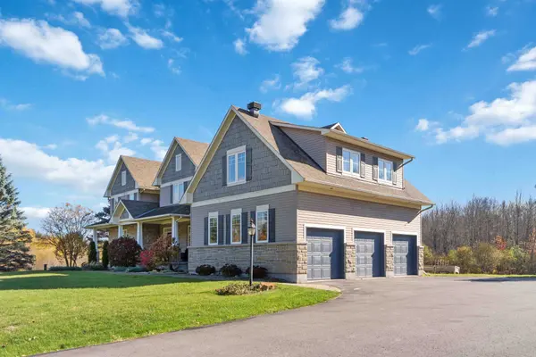 137 Goodman DR, Kanata, ON K2W 1C7