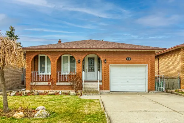 15 Fairington CRES, Hamilton, ON L8E 3N3