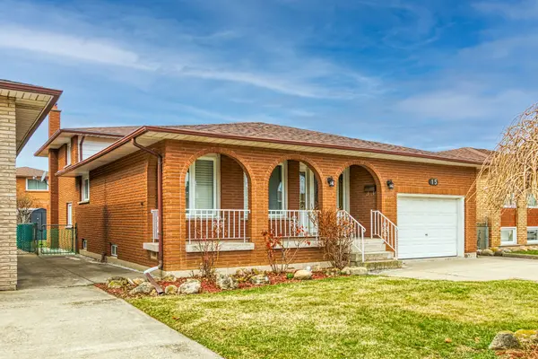 15 Fairington CRES, Hamilton, ON L8E 3N3