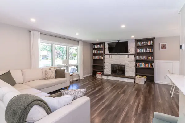 220 Alexander ST, Gravenhurst, ON P1P 1A6