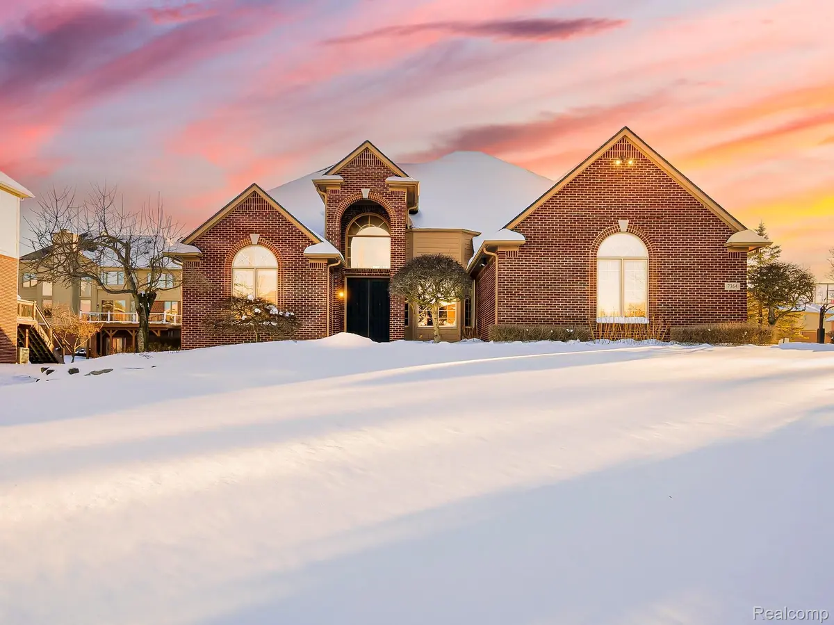 7364 Essex DR, West Bloomfield Charter Township, MI 48322