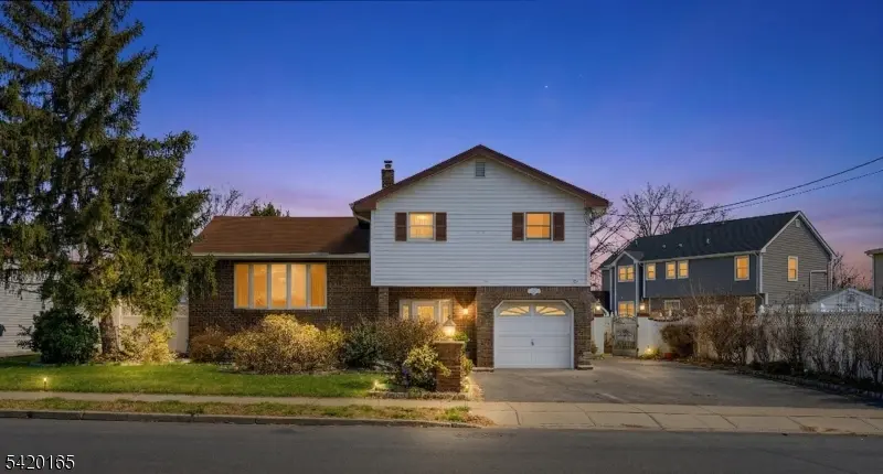 131 Walnut Ave, Clark Twp., NJ 07066