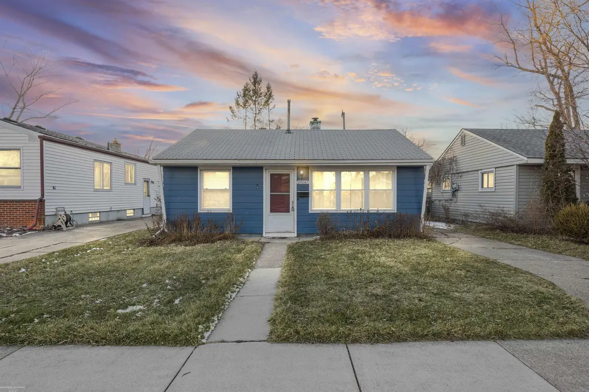 23067 Stauber AVE, Hazel Park, MI 48030