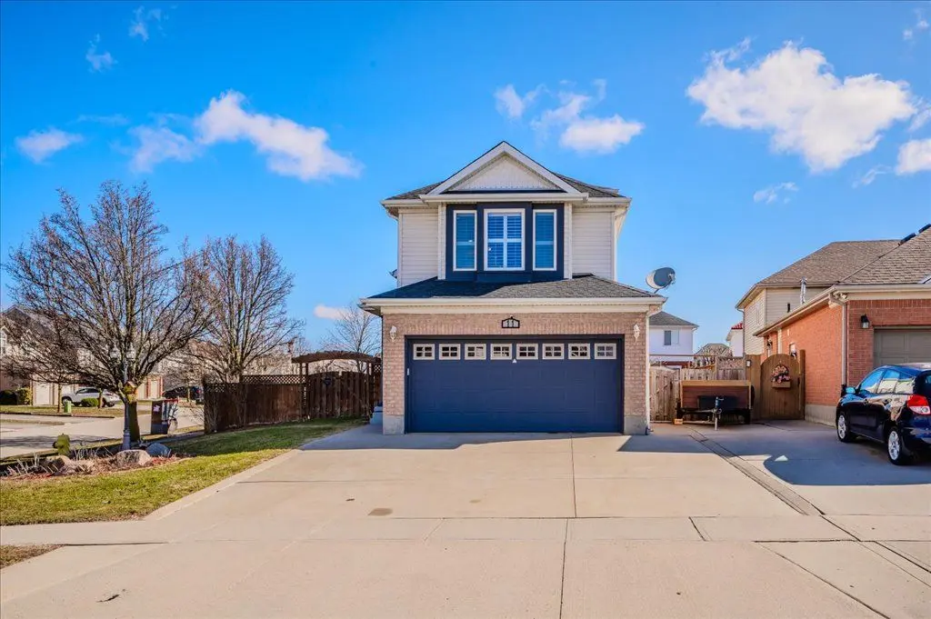 11 Acorn WAY W, Cambridge, ON N1R 8M3