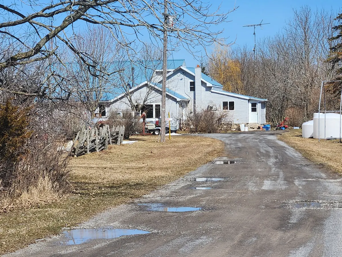 159 Simpson RD, Prince Edward County, ON K0K 1P0