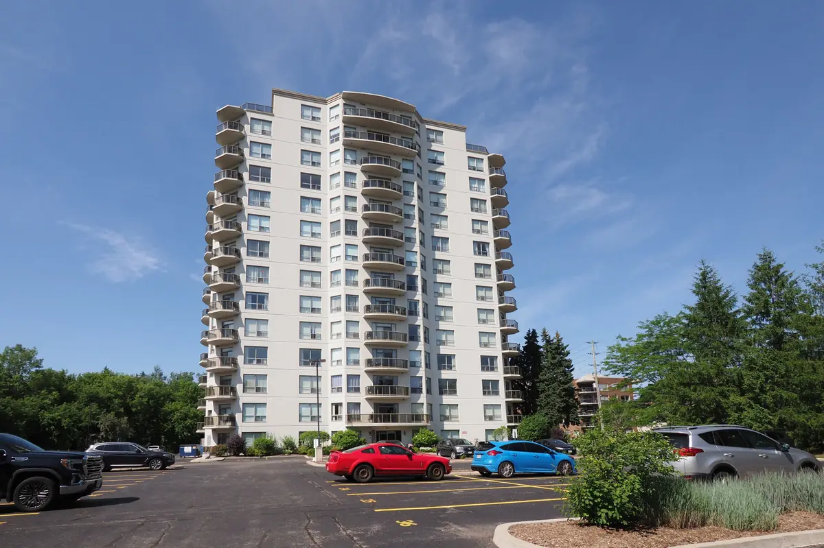 255 Keats WAY #701, Waterloo, ON N2L 6N6