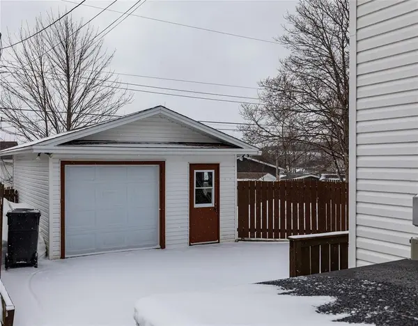 17 Eagle Street, Paradise, NL A1L1G8