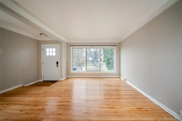 9387 Salem, Redford Charter Township, MI 48239