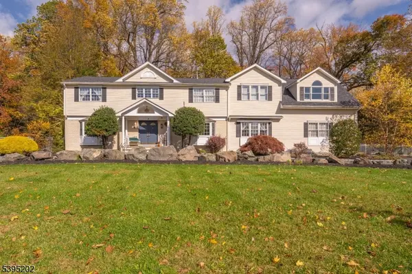 2 Unami Ln, Scotch Plains Twp., NJ 07076