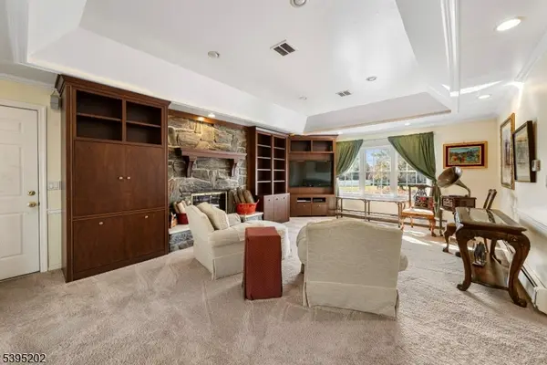 2 Unami Ln, Scotch Plains Twp., NJ 07076