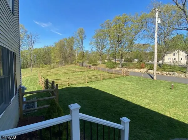 9 Old Traveled Way, Roxbury Twp., NJ 07852