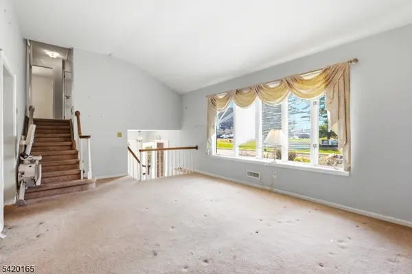 131 Walnut Ave, Clark Twp., NJ 07066