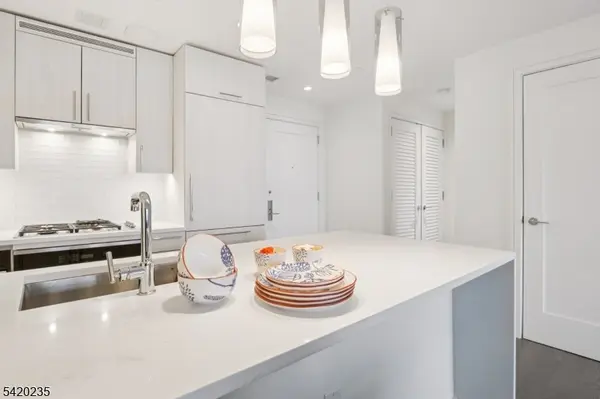 15 Morris  Ave #525, Long Branch City, NJ 07740