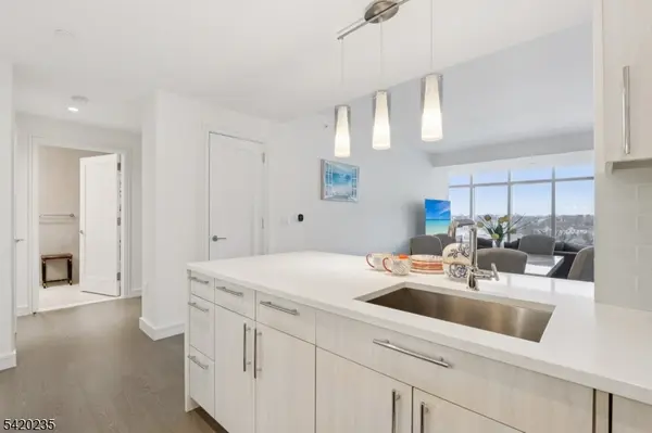 15 Morris  Ave #525, Long Branch City, NJ 07740