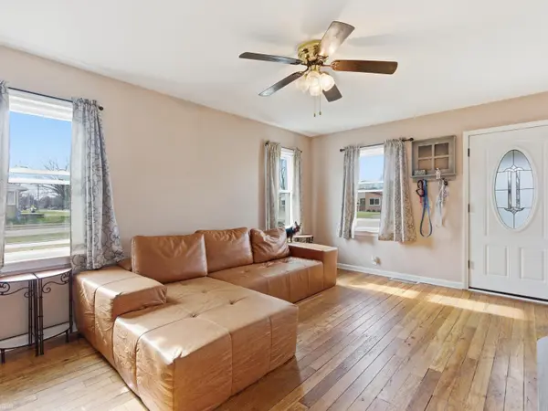 22721 Masonic BLVD, St Clair Shores, MI 48082