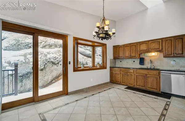 5865 Waterfall LOOP, Manitou Springs, CO 80829