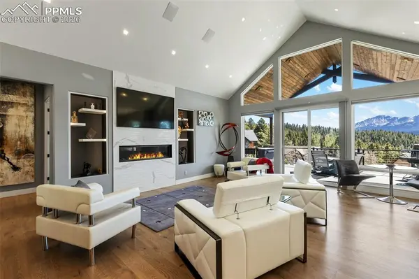 1010 Locklin WAY, Woodland Park, CO 80863