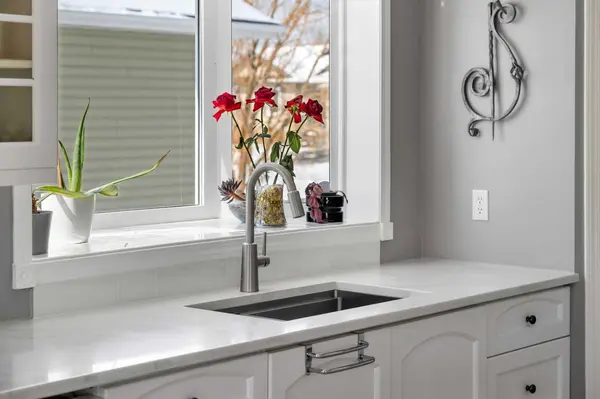 27 Henderson RD NE, Langdon, AB T0J 1X1