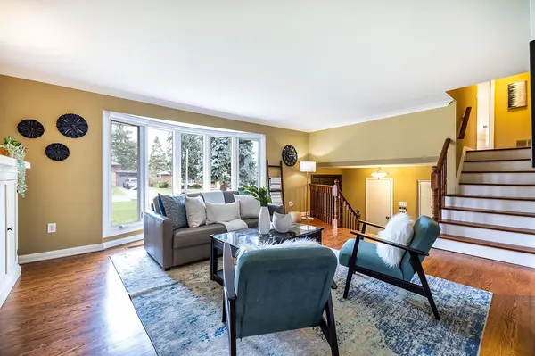 40 Cobham CRES, Toronto C13, ON M4A 1V6