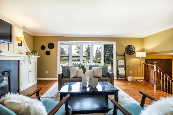 40 Cobham CRES, Toronto C13, ON M4A 1V6