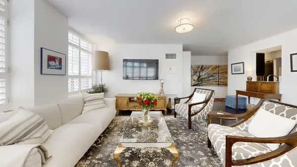 5 Rosehill AVE #311, Toronto C09, ON M4T 3A6