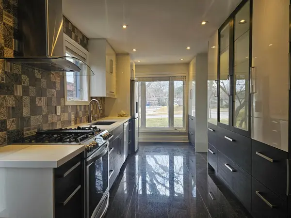 22 Coreydale CT, Toronto C06, ON M3H 4T2