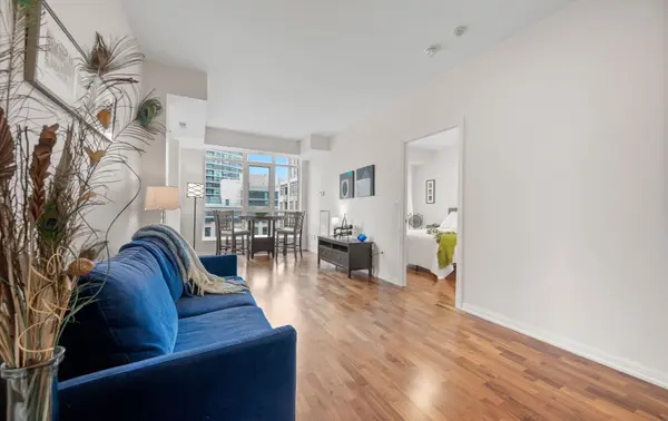 21 Grand Magazine ST #908, Toronto C01, ON M5V 1B5