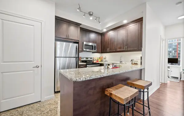 21 Grand Magazine ST #908, Toronto C01, ON M5V 1B5