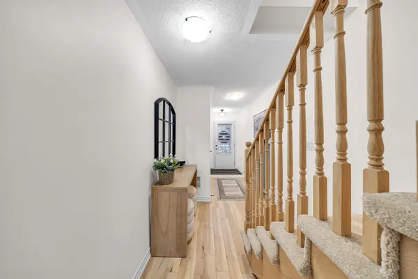 23 Honey Crisp LN, Clarington, ON L1C 7H7