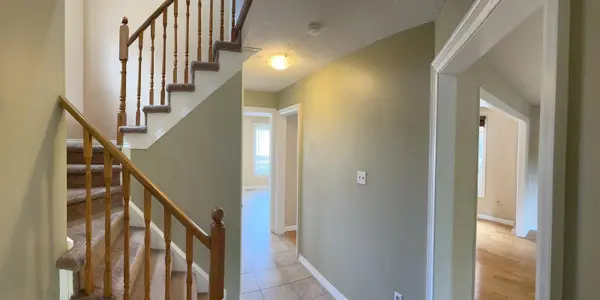 65 Hewitt CRES #Main, Ajax, ON L1S 7A6