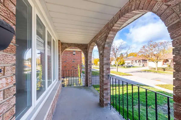 15 Riant ST #Main, Toronto E08, ON M1M 3S8