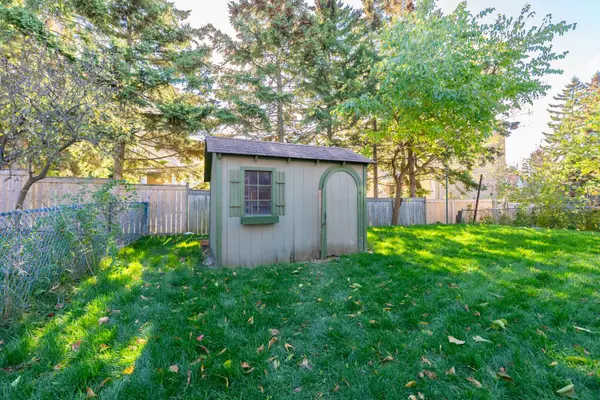 15 Riant ST #Bsmnt B, Toronto E08, ON M1M 3S8